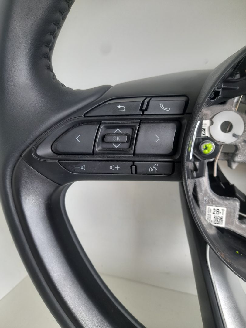 Volante toyota yaris (xp21) sedition