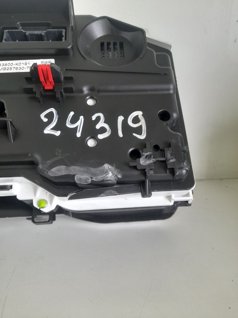 Cuadro instrumentos toyota yaris (xp21) sedition