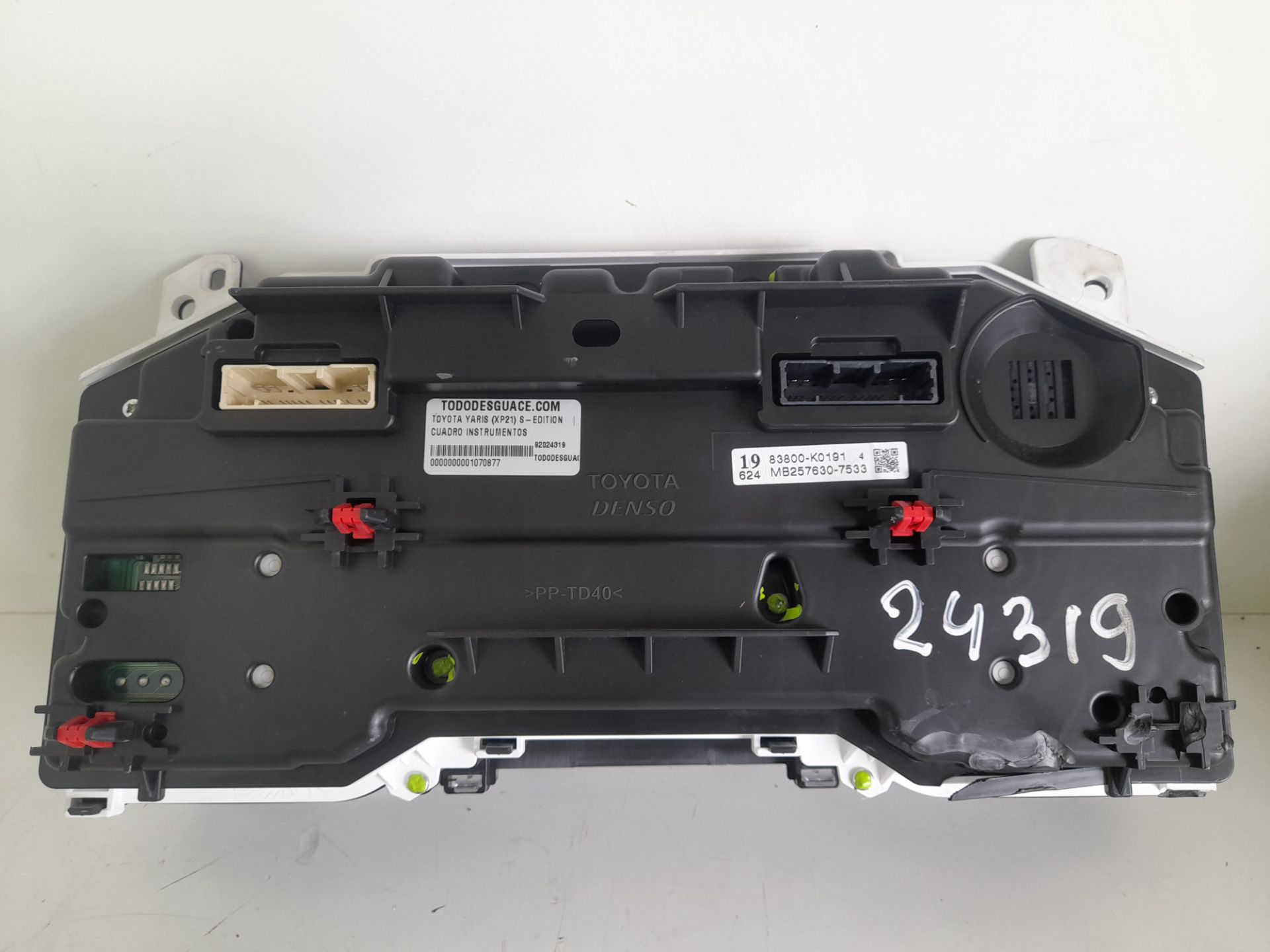 Cuadro instrumentos toyota yaris (xp21) sedition