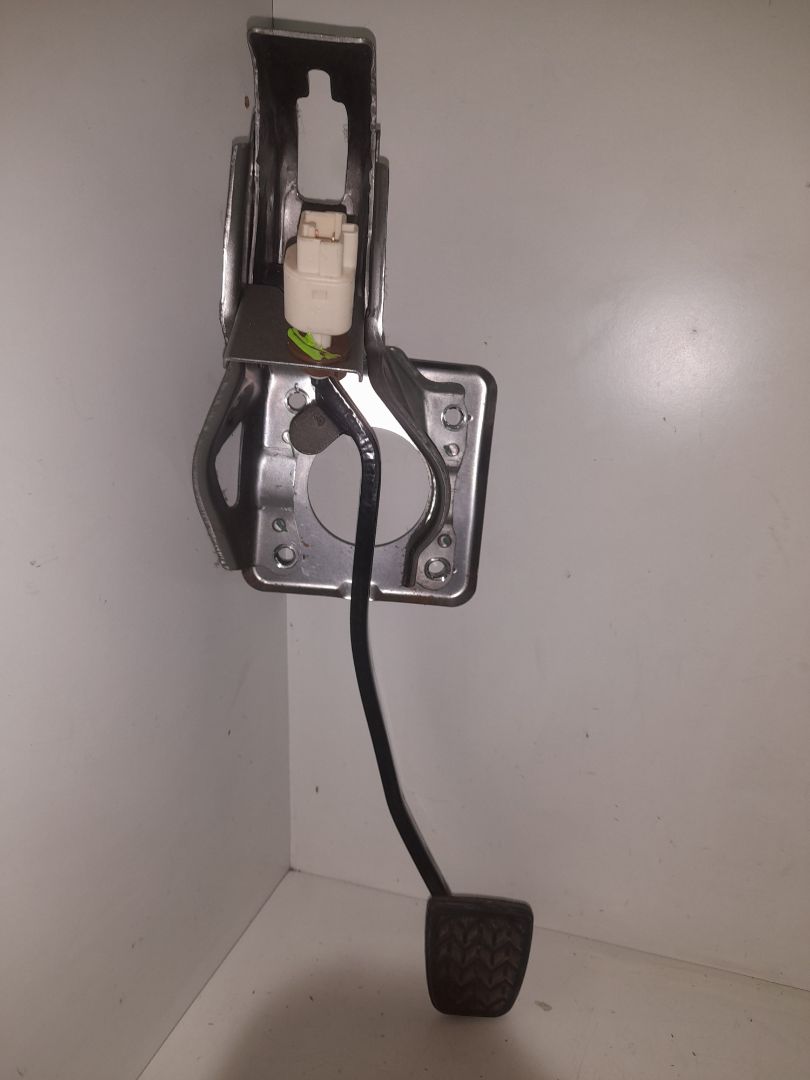 Pedal freno toyota corolla verso (r1) 2.2 d4d luna