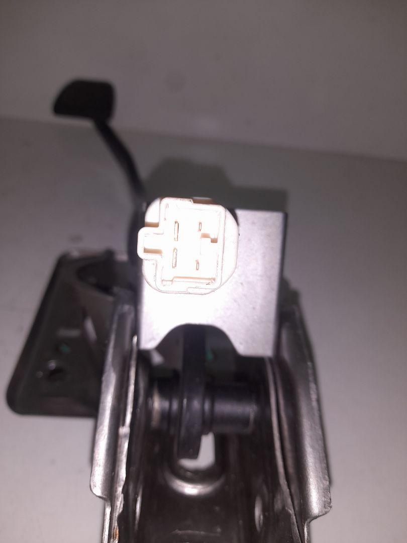 Pedal freno toyota corolla verso (r1) 2.2 d4d luna