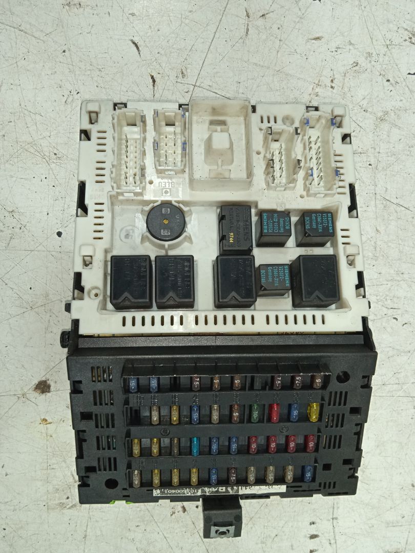 Caja reles / fusibles renault megane i classic (la0) 1.9 dti alize