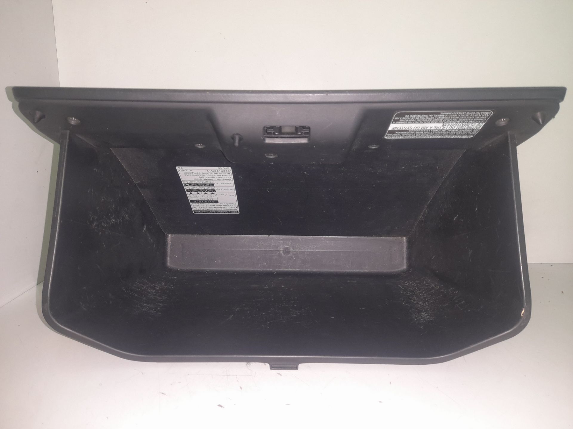 Guantera toyota corolla verso (r1) 2.2 d4d luna