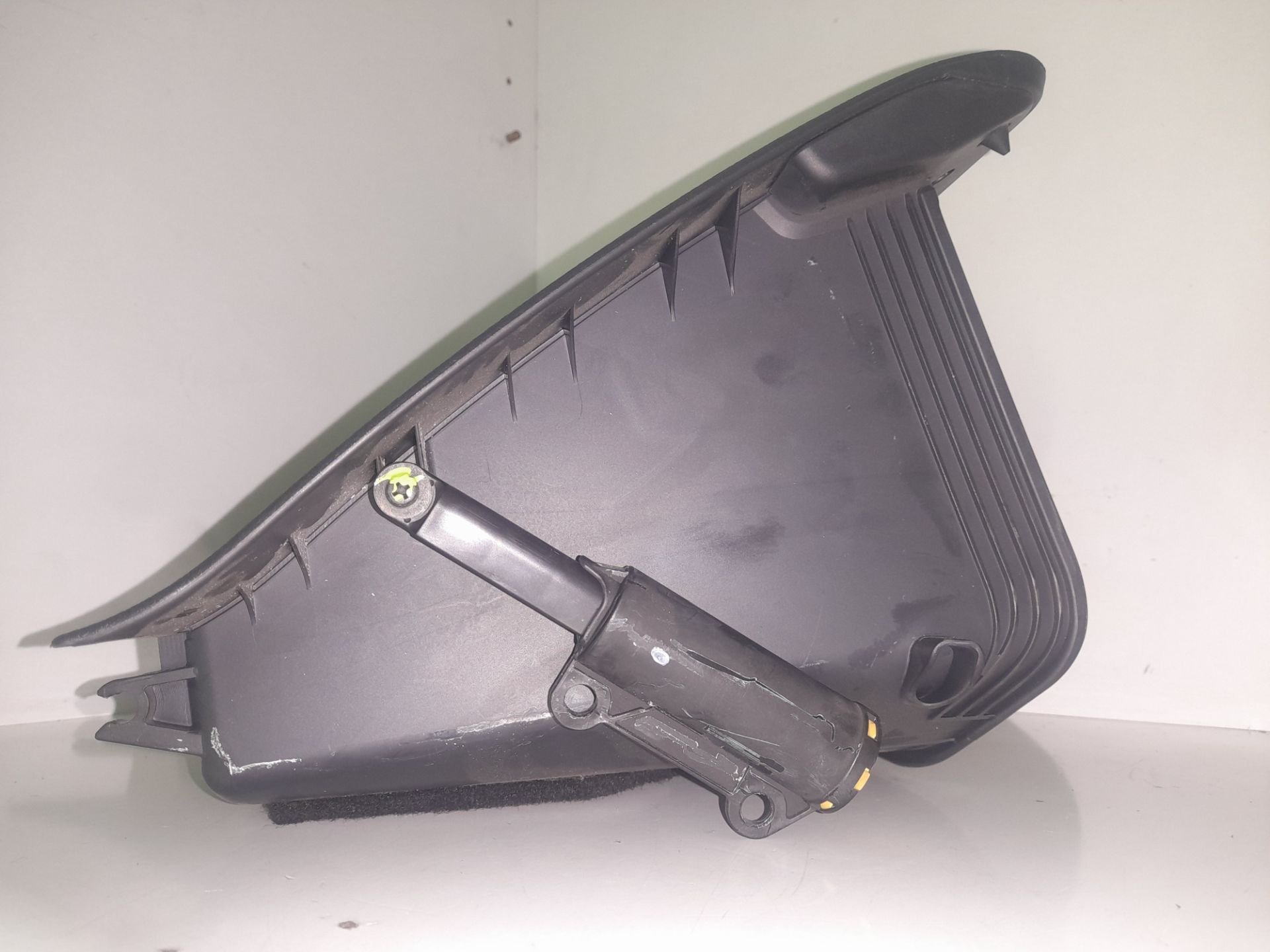 Guantera toyota corolla verso (r1) 2.2 d4d luna