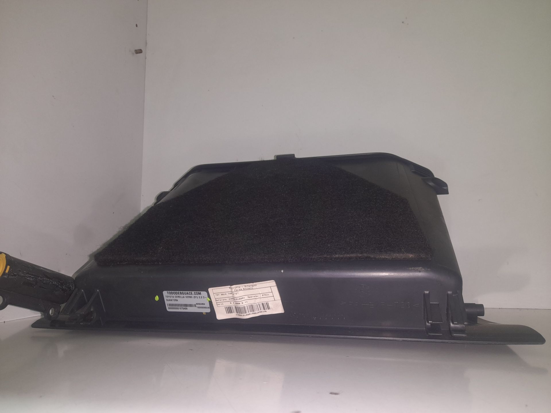 Guantera toyota corolla verso (r1) 2.2 d4d luna