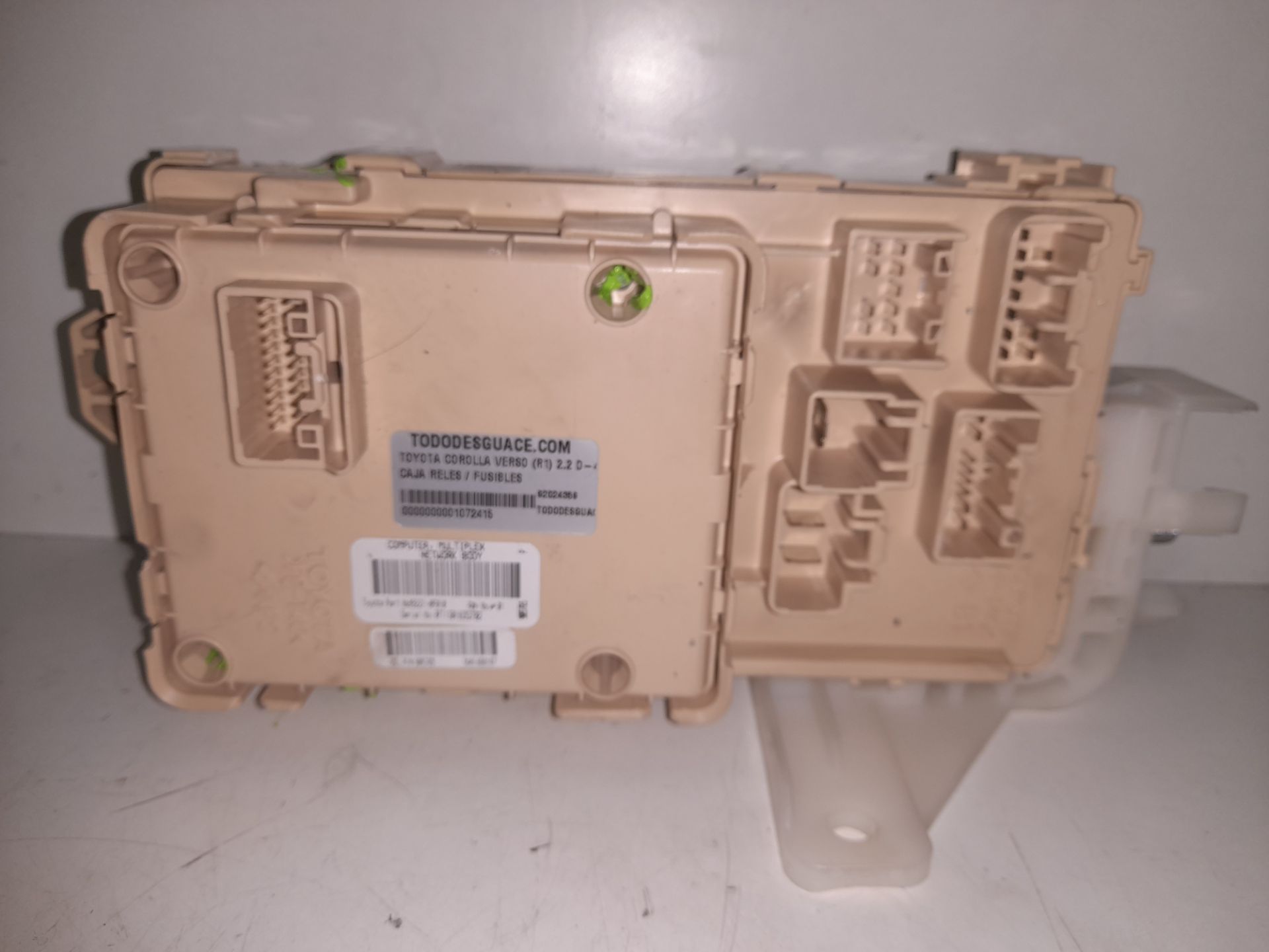 Caja reles / fusibles toyota corolla verso (r1) 2.2 d4d luna