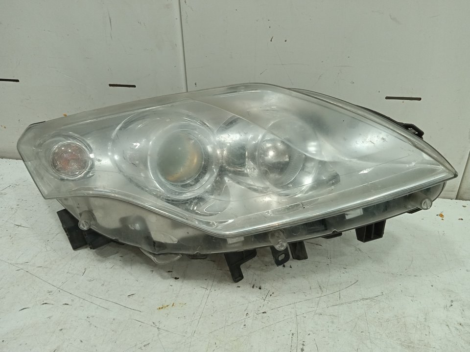 Faro derecho renault  no identificado