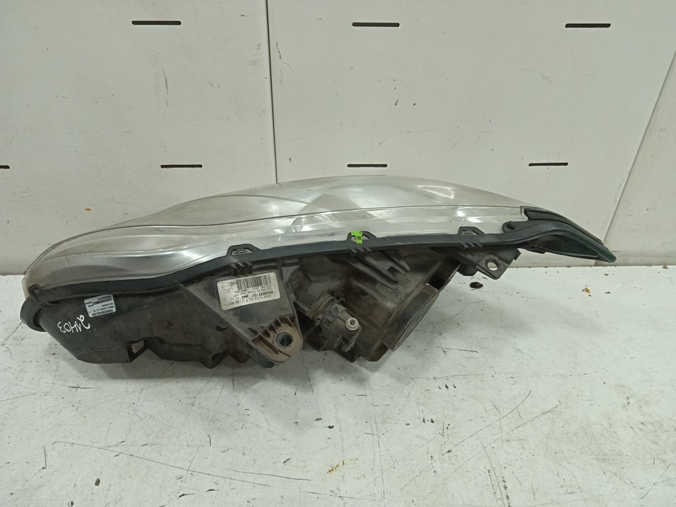 Faro derecho renault  no identificado