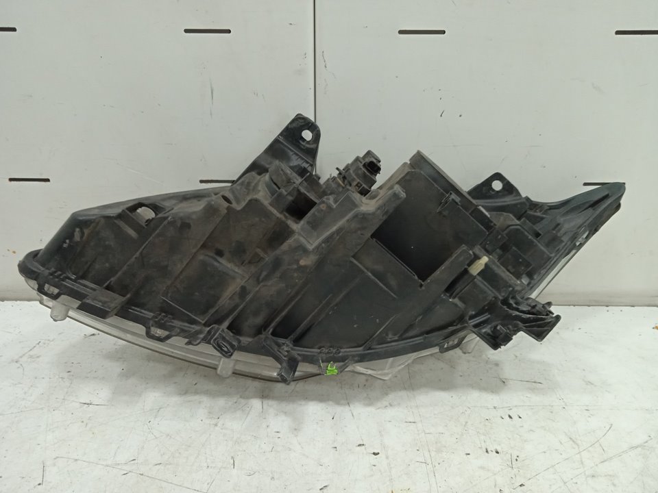 Faro derecho renault  no identificado
