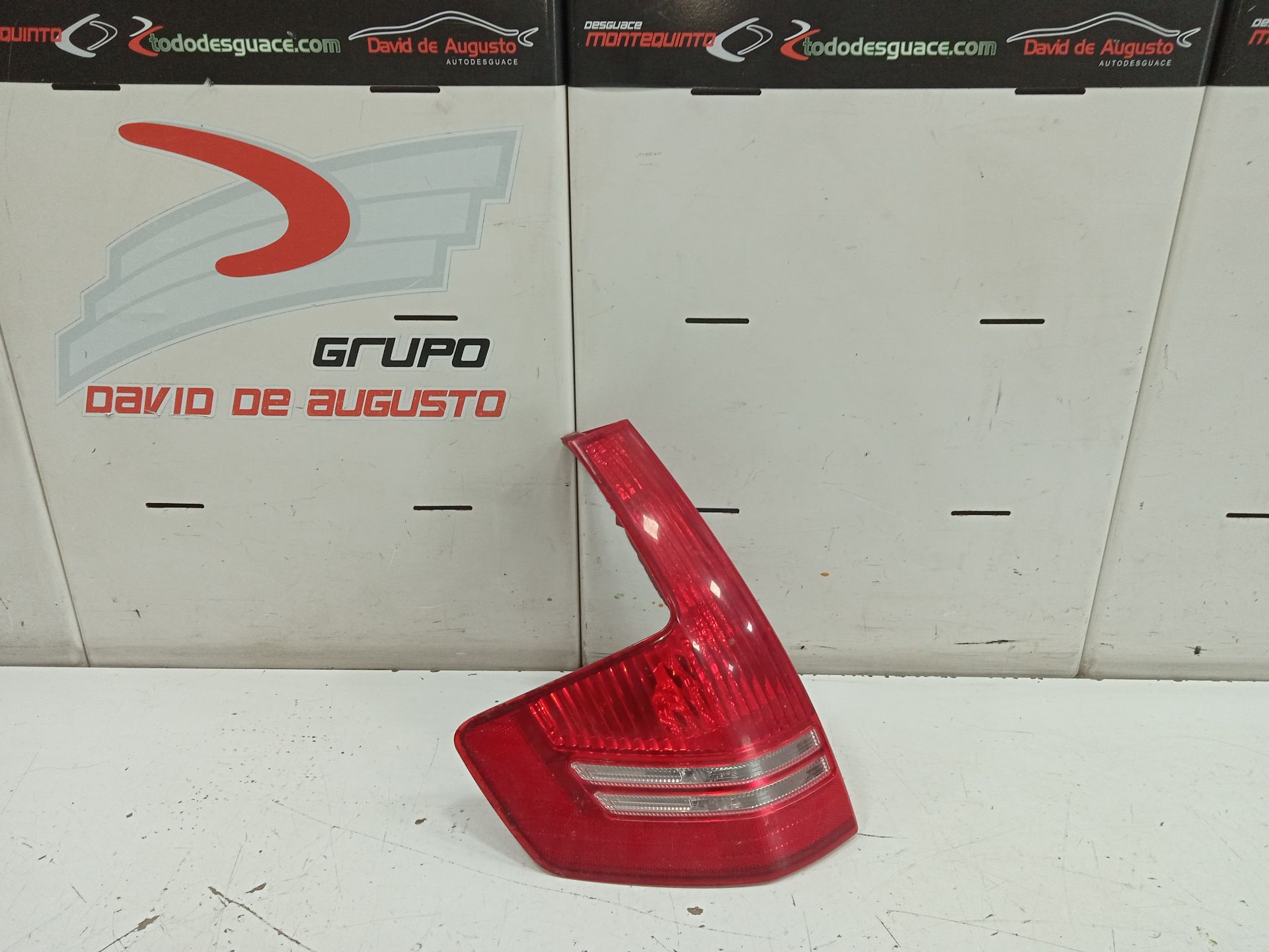 Piloto trasero izquierdo citroen c4 berlina collection