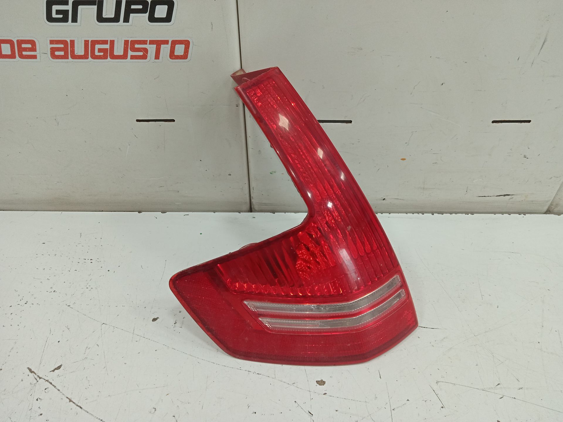 Piloto trasero izquierdo citroen c4 berlina collection