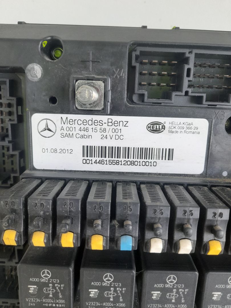 No identificado mercedes-benz actros 4 2-ejes bm 963 (2011) 18xx 4x2 fahrgestell l classic