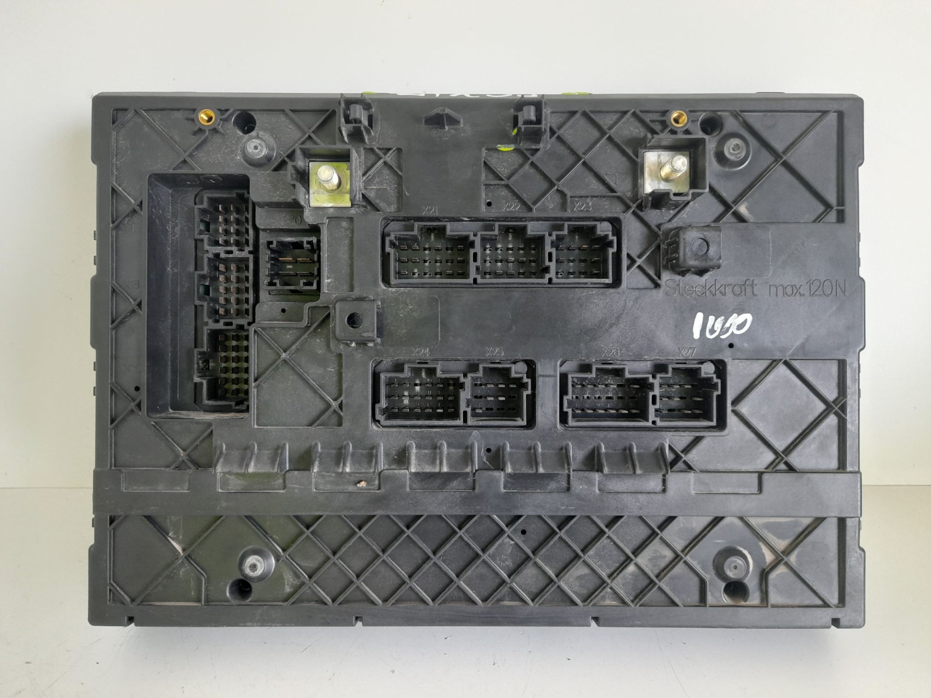 No identificado mercedes-benz actros 4 2-ejes bm 963 (2011) 18xx 4x2 fahrgestell l classic