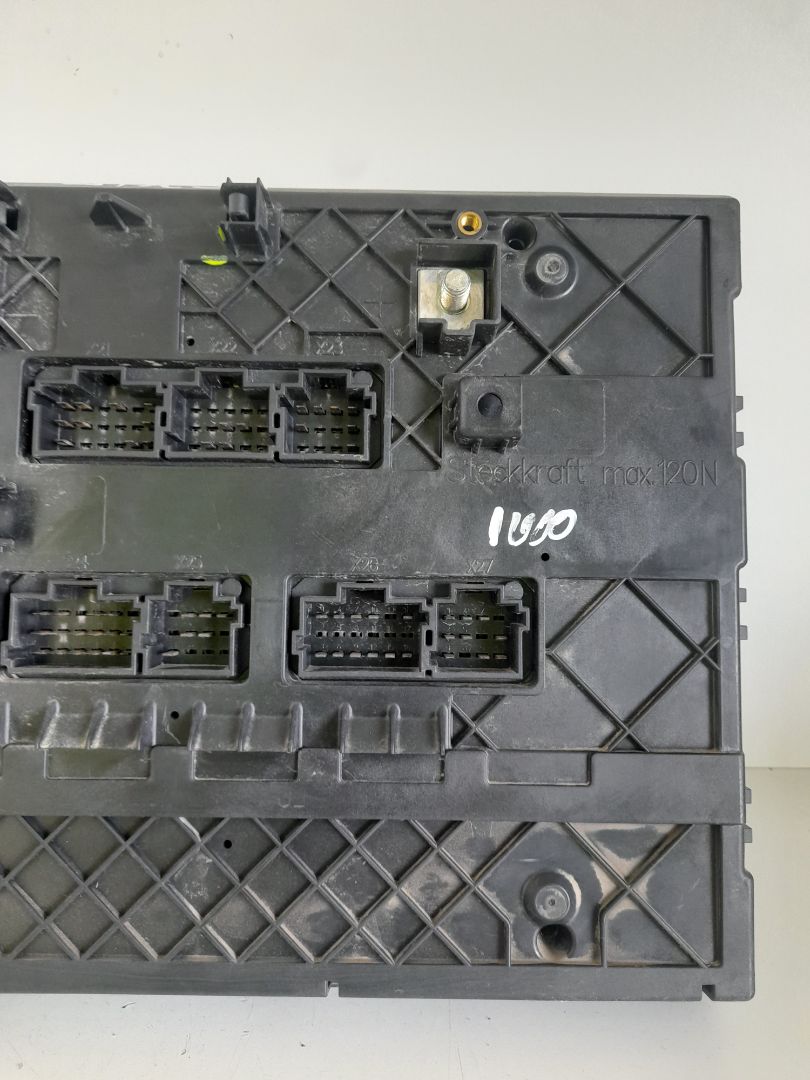 No identificado mercedes-benz actros 4 2-ejes bm 963 (2011) 18xx 4x2 fahrgestell l classic