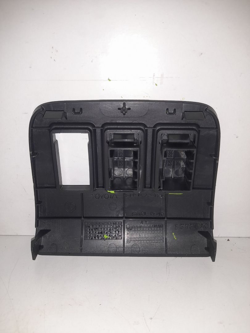 Embellecedor toyota corolla verso (r1) 2.2 d4d luna