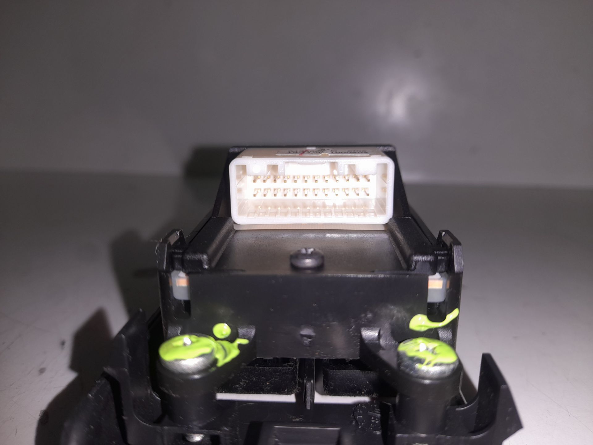 Mando elevalunas delantero izquierdo toyota corolla verso (r1) 2.2 d4d luna