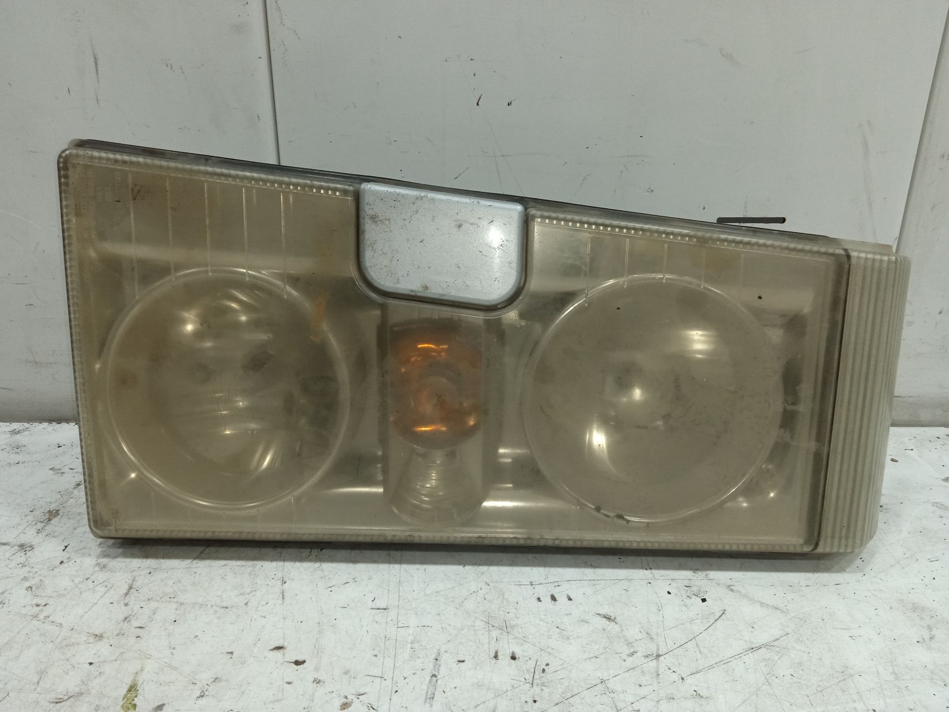 Faro izquierdo renault magnum cabina adel.tractor semirr. gv