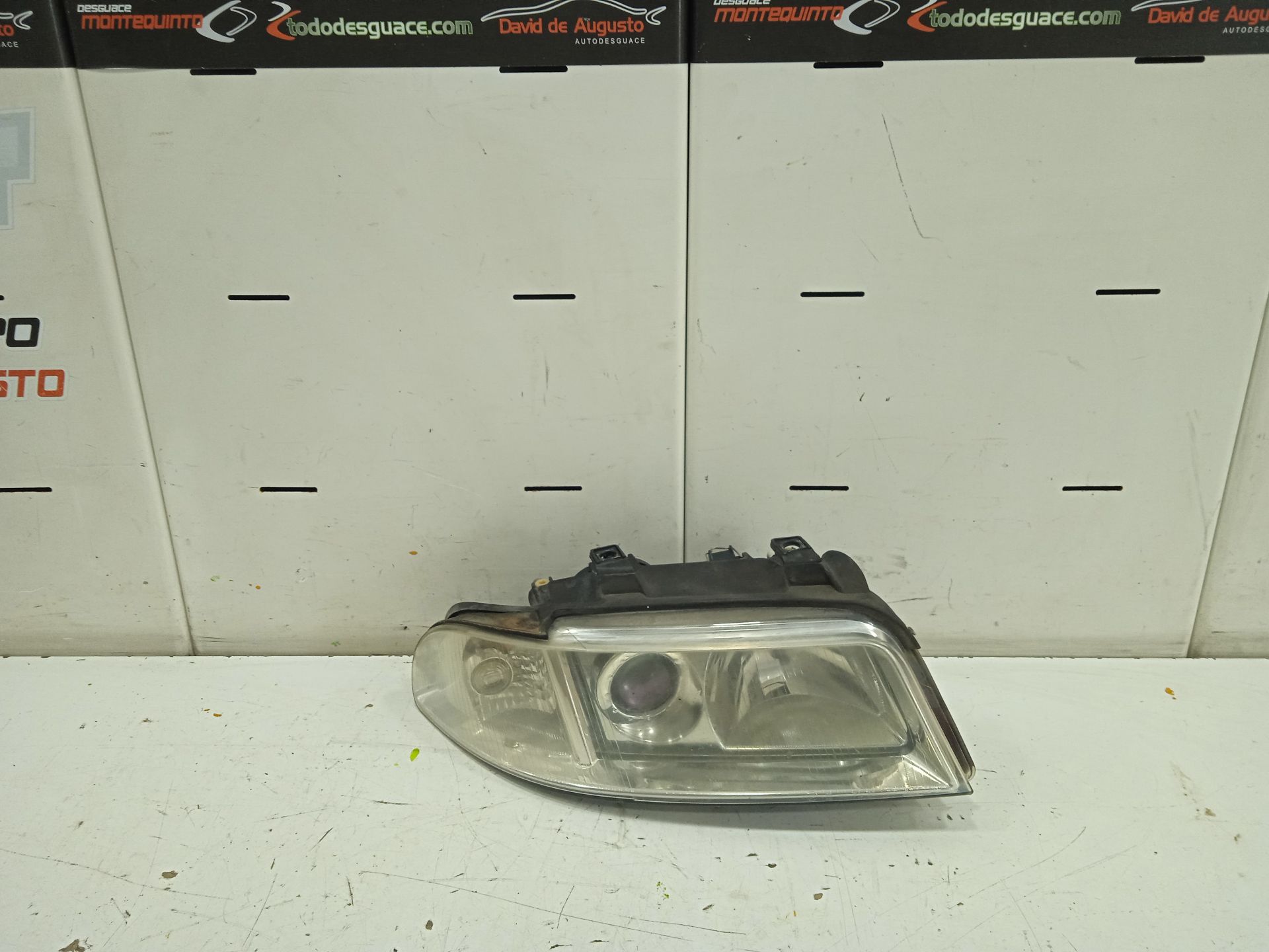 Faro derecho audi a4 berlina (b5) 1.8