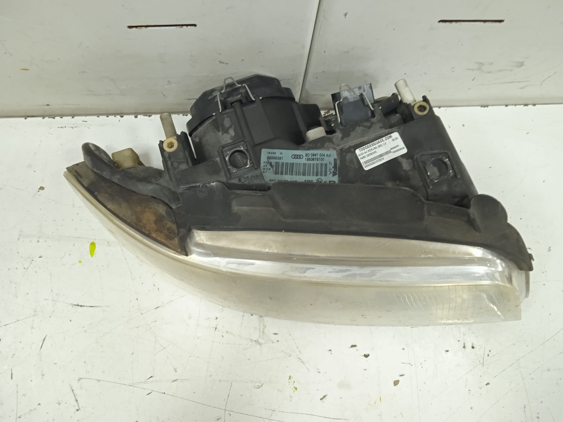 Faro derecho audi a4 berlina (b5) 1.8