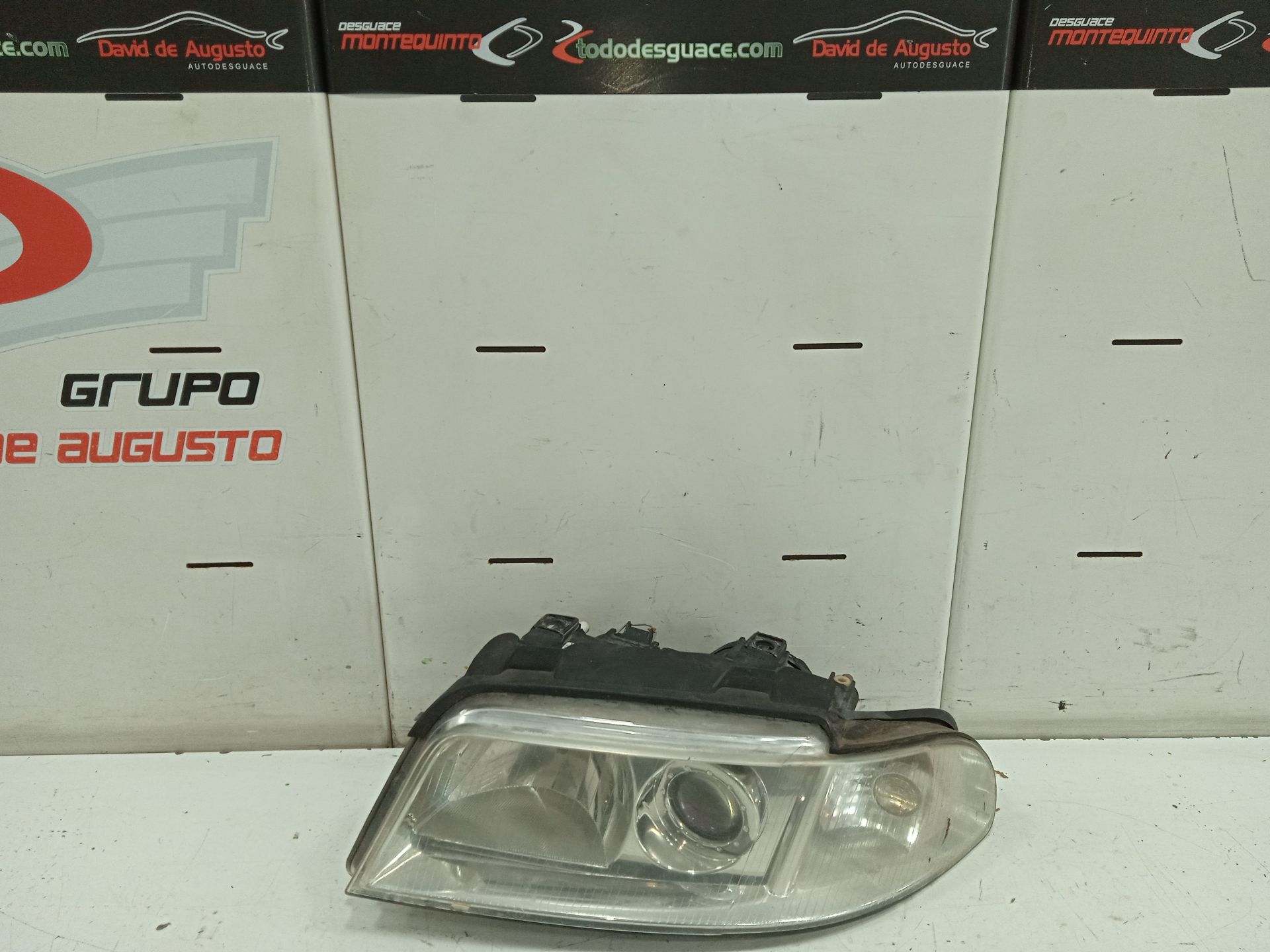 Faro izquierdo audi a4 berlina (b5) 1.8