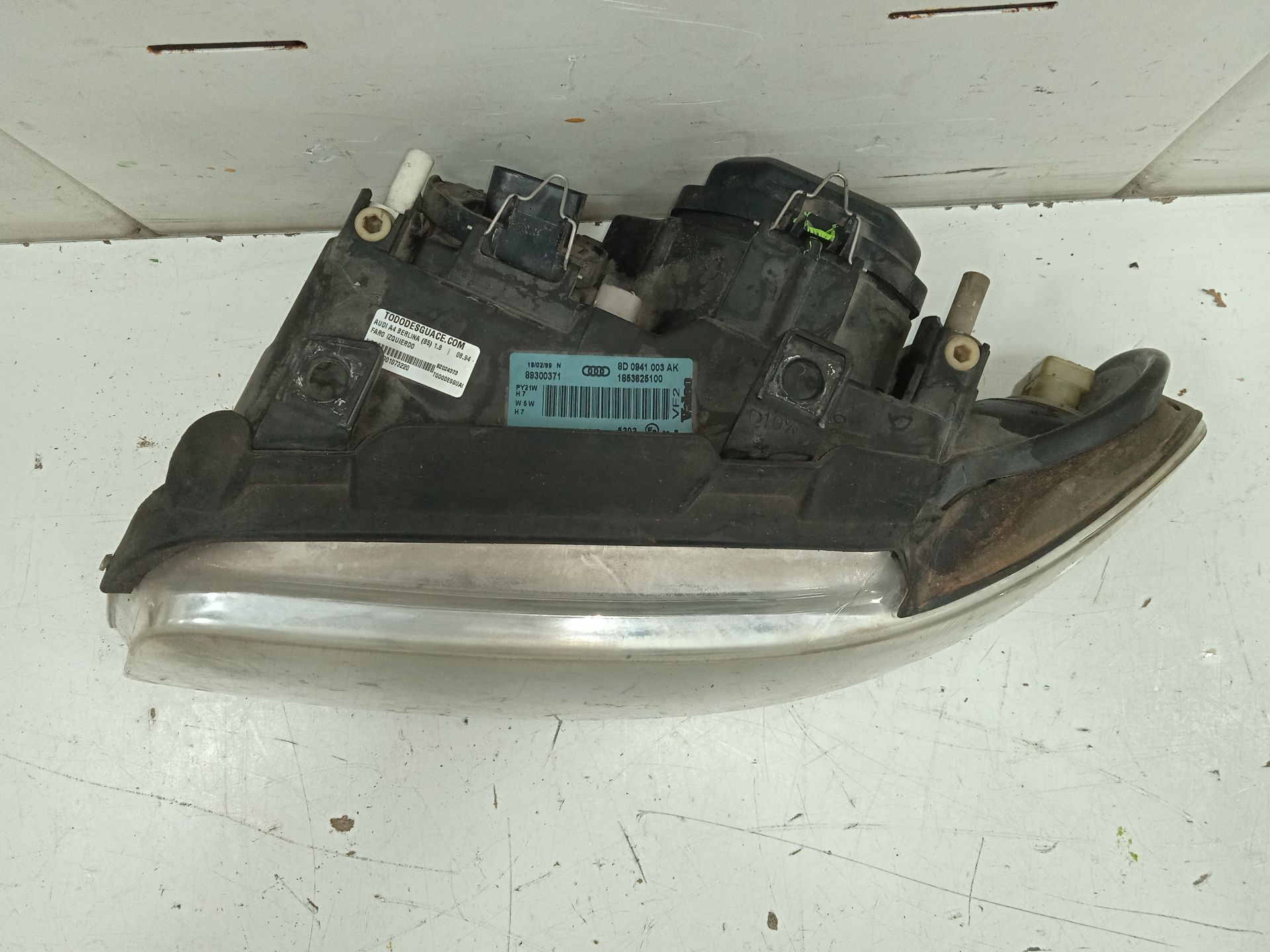 Faro izquierdo audi a4 berlina (b5) 1.8
