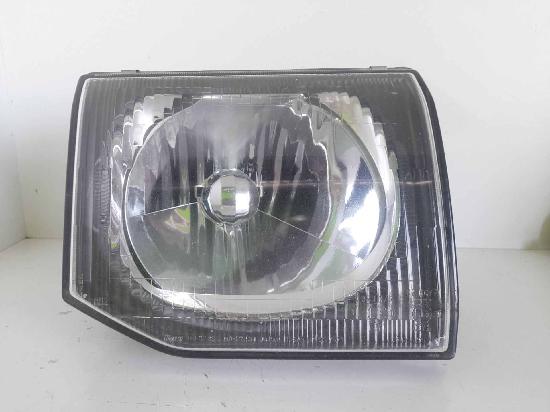 Faro derecho mitsubishi galloper (hyundai)(02.1998) 2.5 tdi s.e. confort (5ptas.)