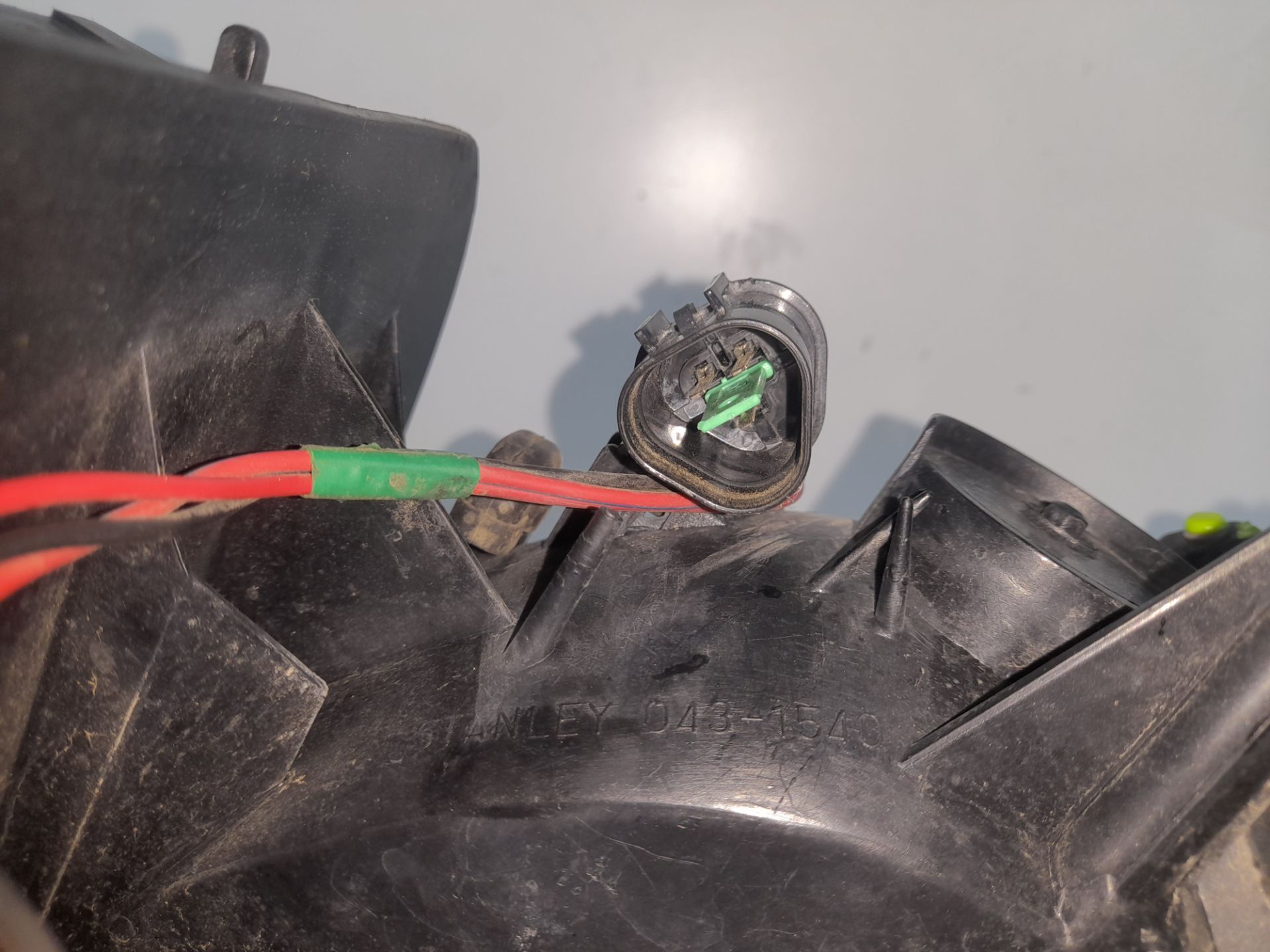 Piloto trasero izquierdo mitsubishi galloper (hyundai)(02.1998) 2.5 tdi s.e. confort (5ptas.)