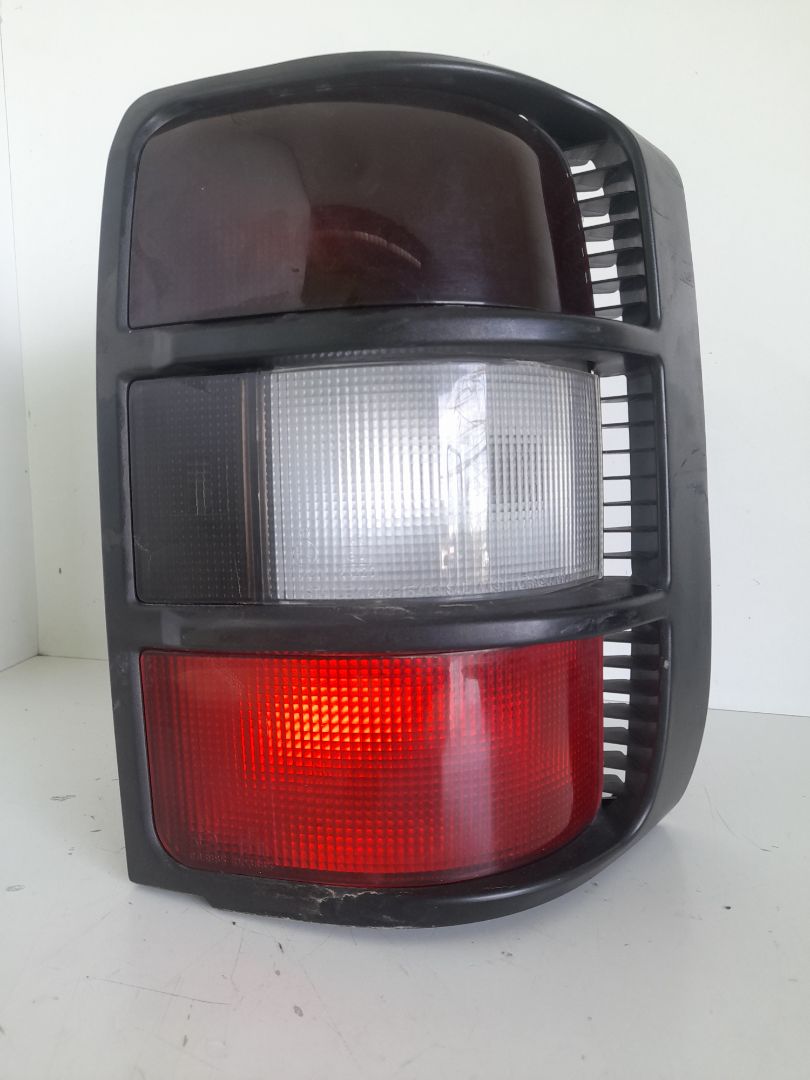 Piloto trasero derecho mitsubishi galloper (hyundai)(02.1998) 2.5 tdi s.e. confort (5ptas.)