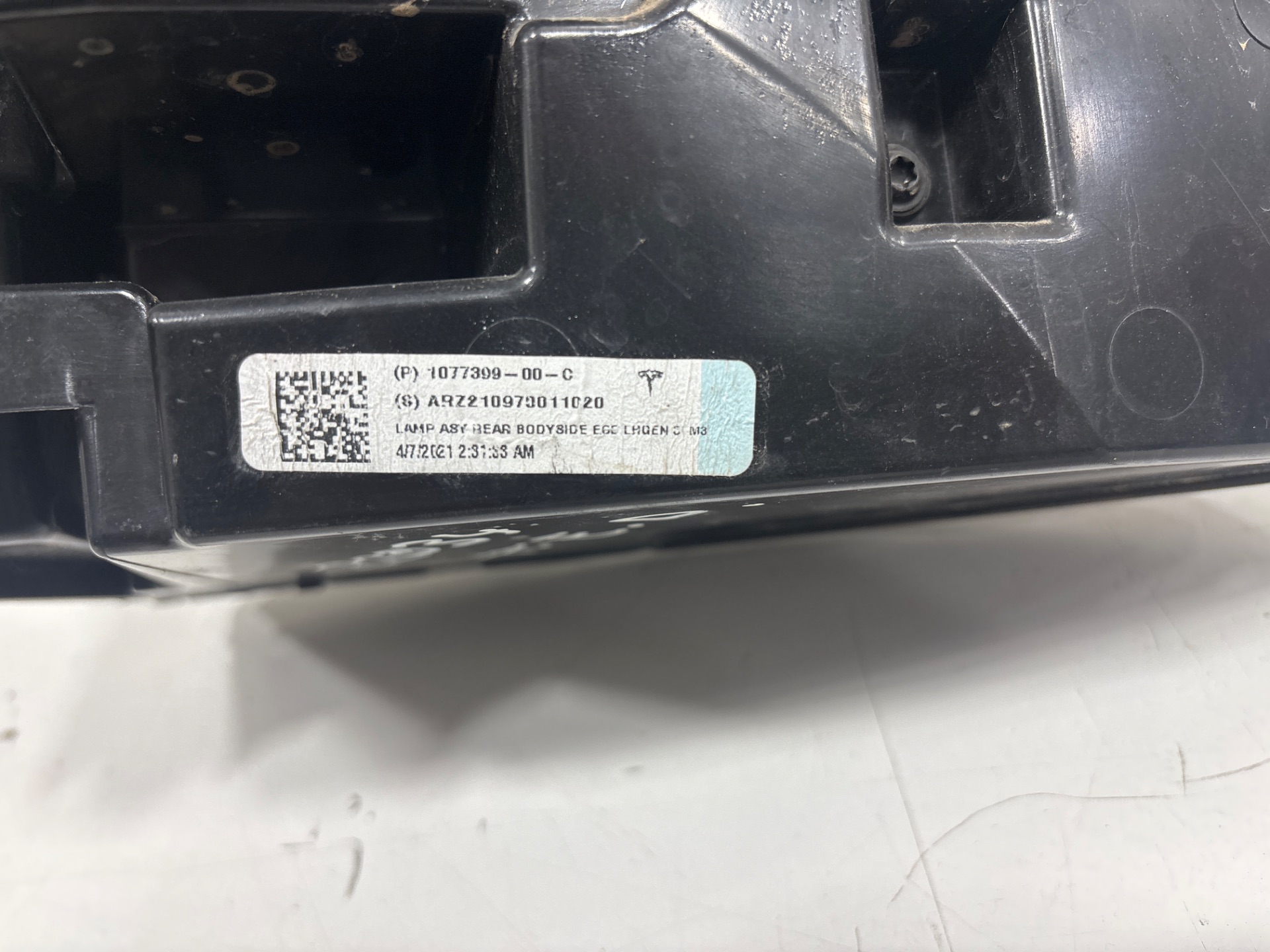 Piloto trasero derecho   no identificado