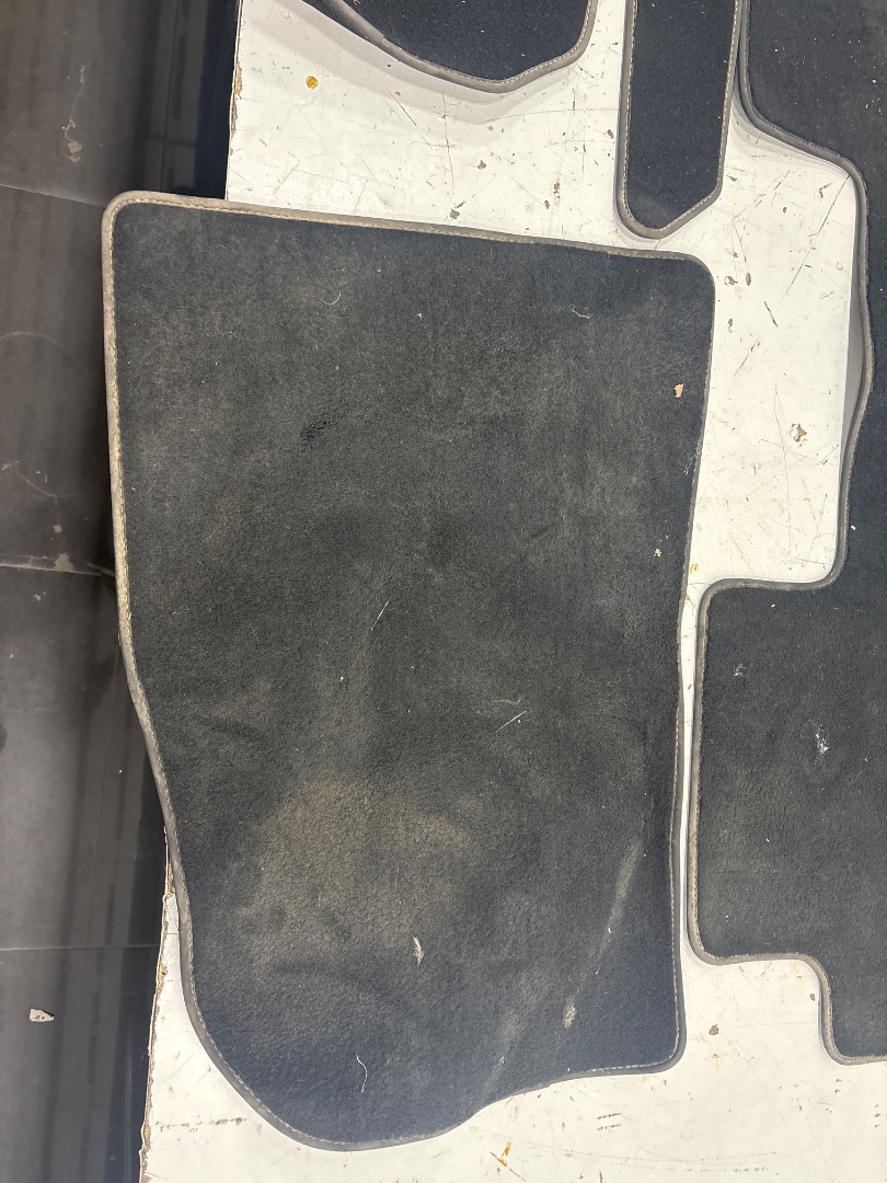 Juego alfombrillas   no identificado