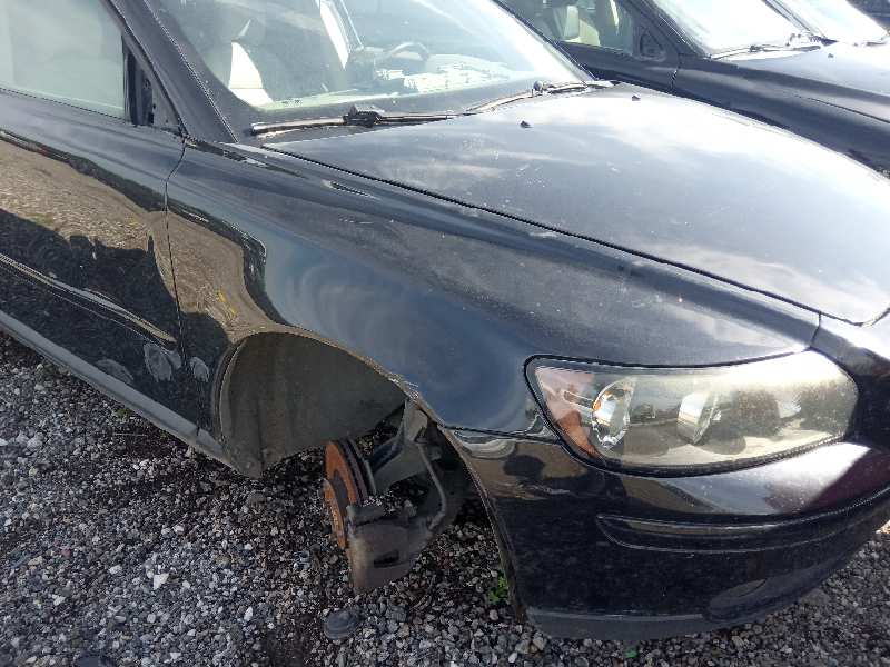  aleta delantera derecha   volvo s40 berlina 2.0 d momentum 2.0 diesel cat
