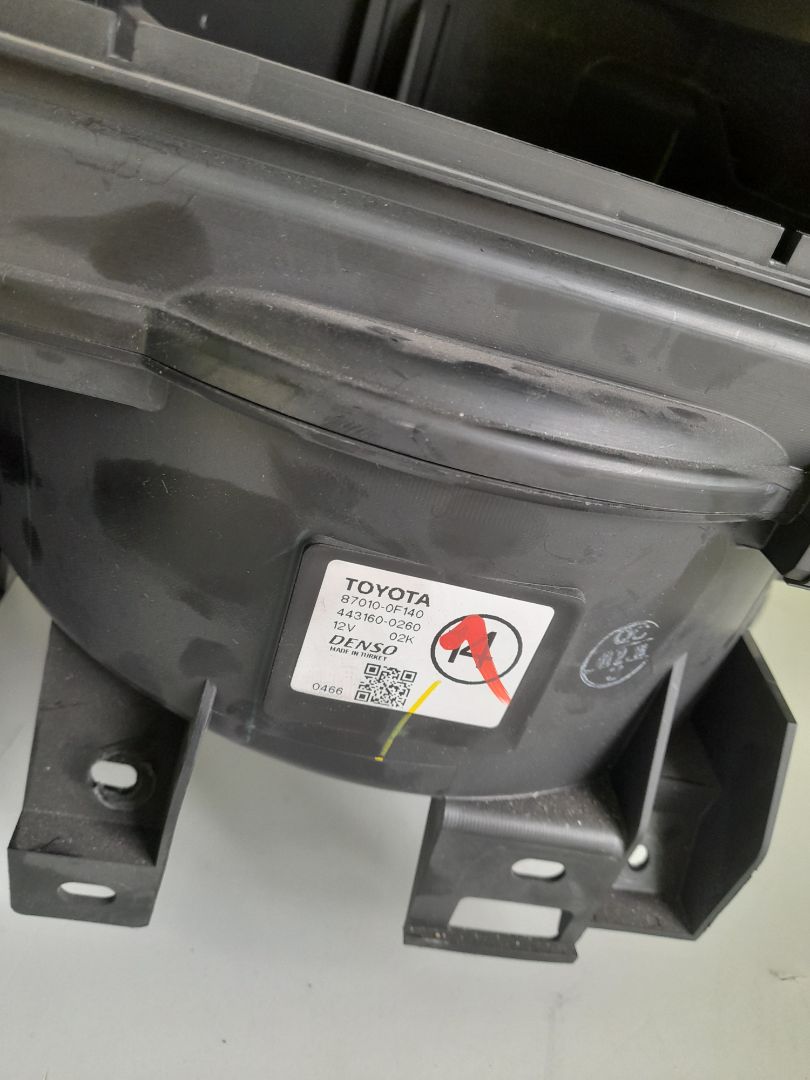 No identificado toyota corolla verso (r1) 2.2 d4d luna