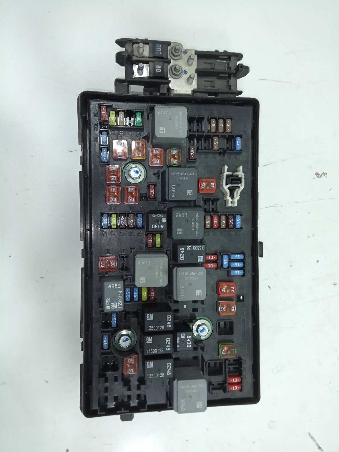 Caja reles / fusibles opel insignia berlina 