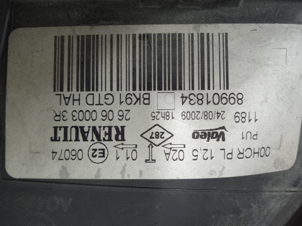 Faro izquierdo renault  no identificado