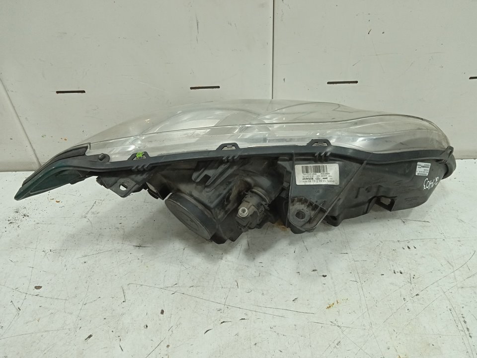 Faro izquierdo renault  no identificado