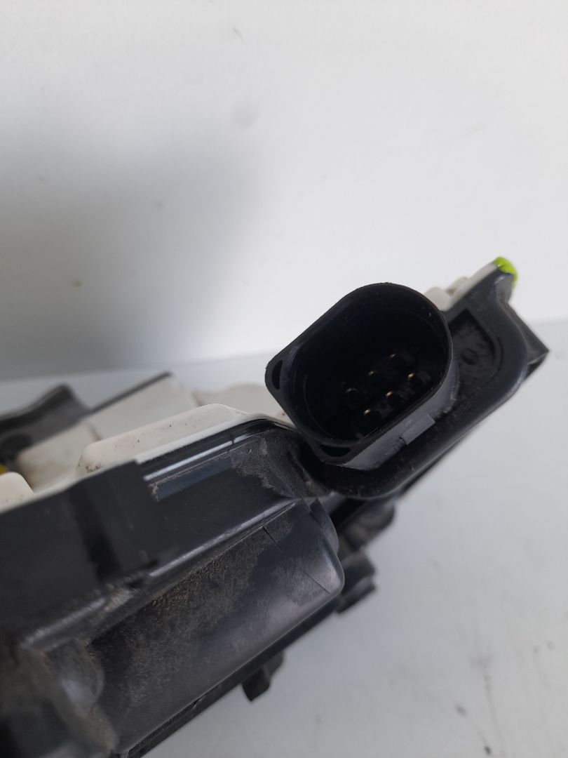 Cerradura puerta trasera derecha seat ibiza berlina (6j5) reference