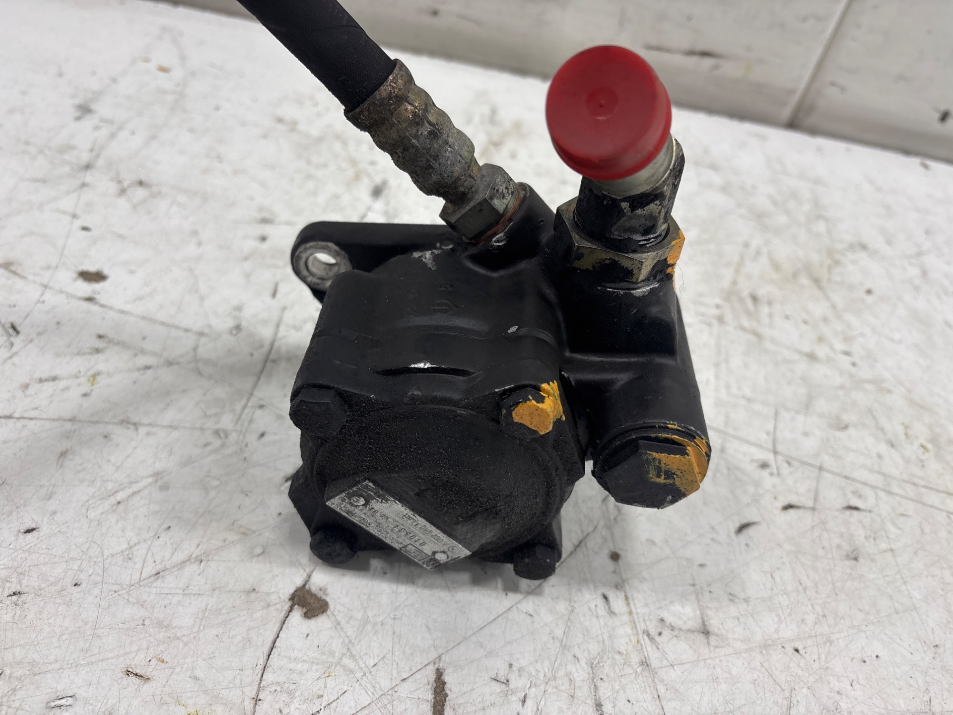 Bomba direccion mercedes-benz atego 3-ejes 26 t bm 95024 (1998) 2528  (6x2)       om 906 la l 