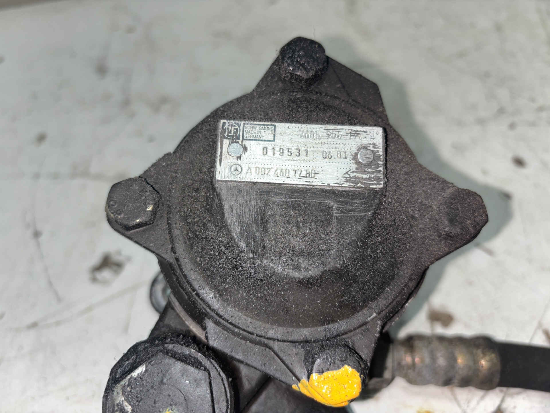 Bomba direccion mercedes-benz atego 3-ejes 26 t bm 95024 (1998) 2528  (6x2)       om 906 la l 