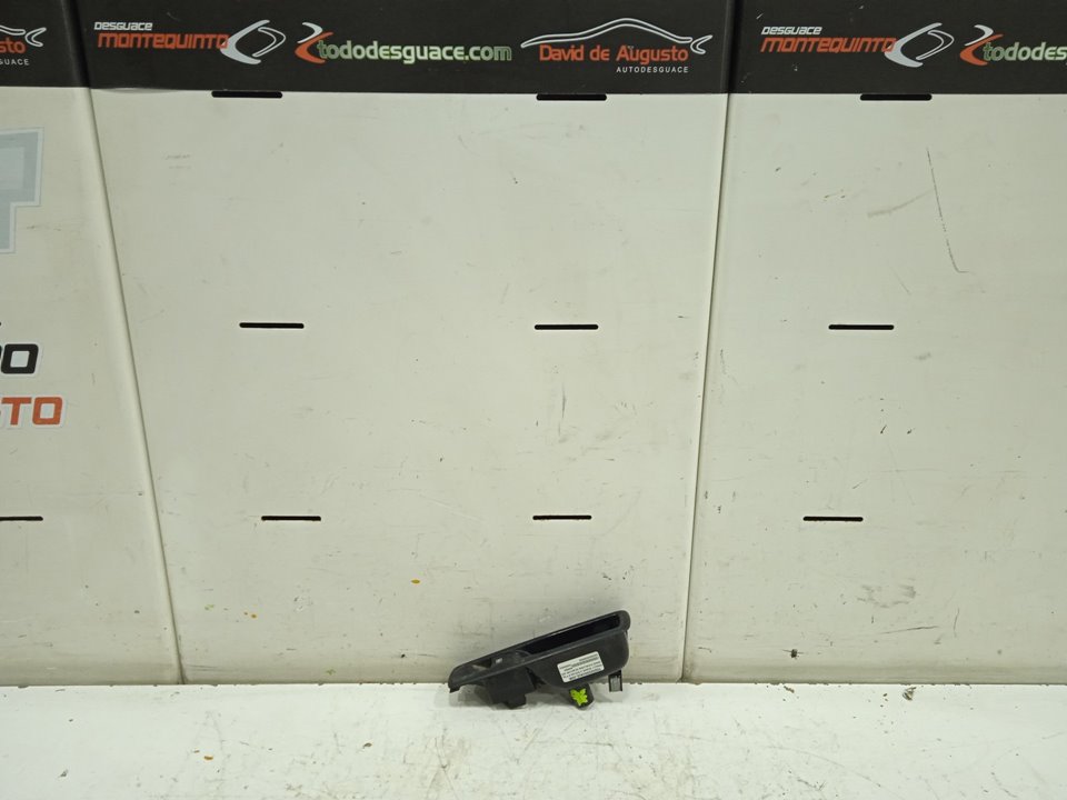 Mando elevalunas delantero derecho renault megane iii berlina 5p expression