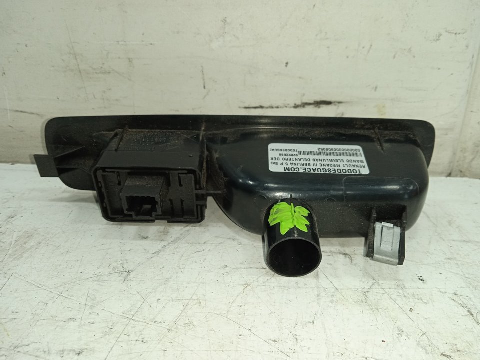 Mando elevalunas delantero derecho renault megane iii berlina 5p expression