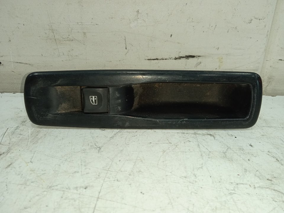 Mando elevalunas delantero derecho renault megane iii berlina 5p expression