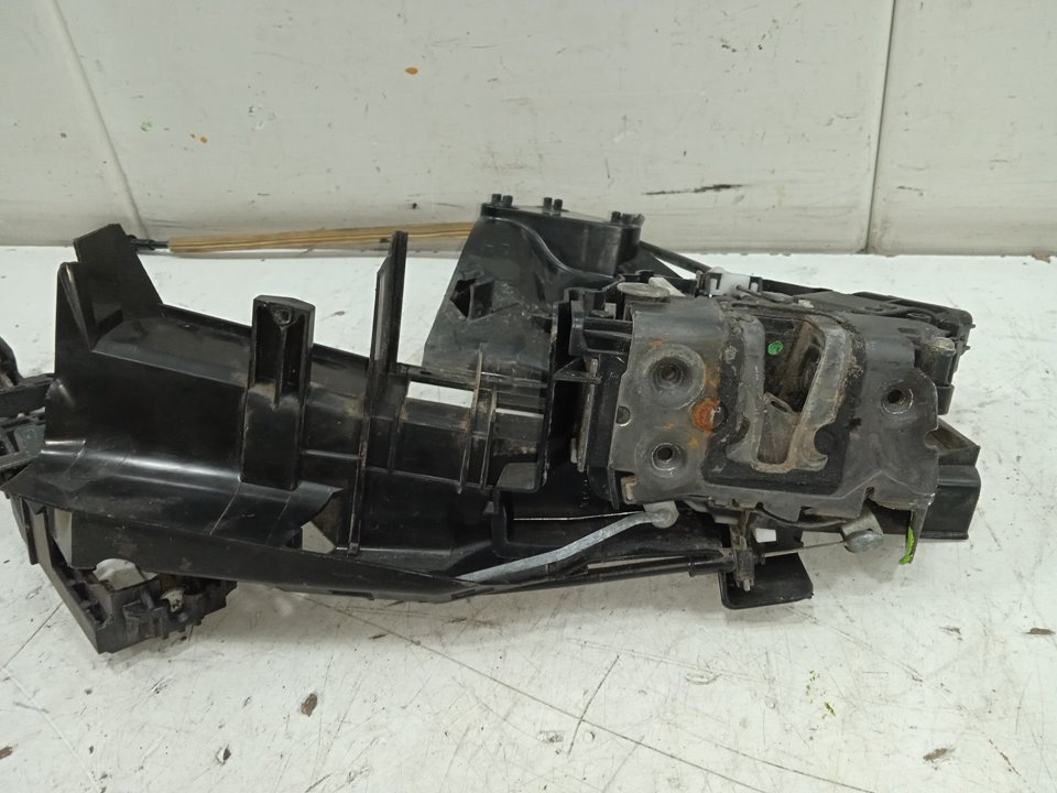 Cerradura puerta delantera izquierda ford focus berlina (cap) ambiente (d)