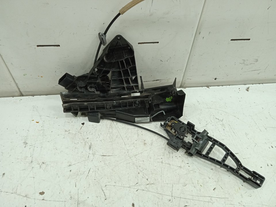 Cerradura puerta delantera izquierda ford focus berlina (cap) ambiente (d)