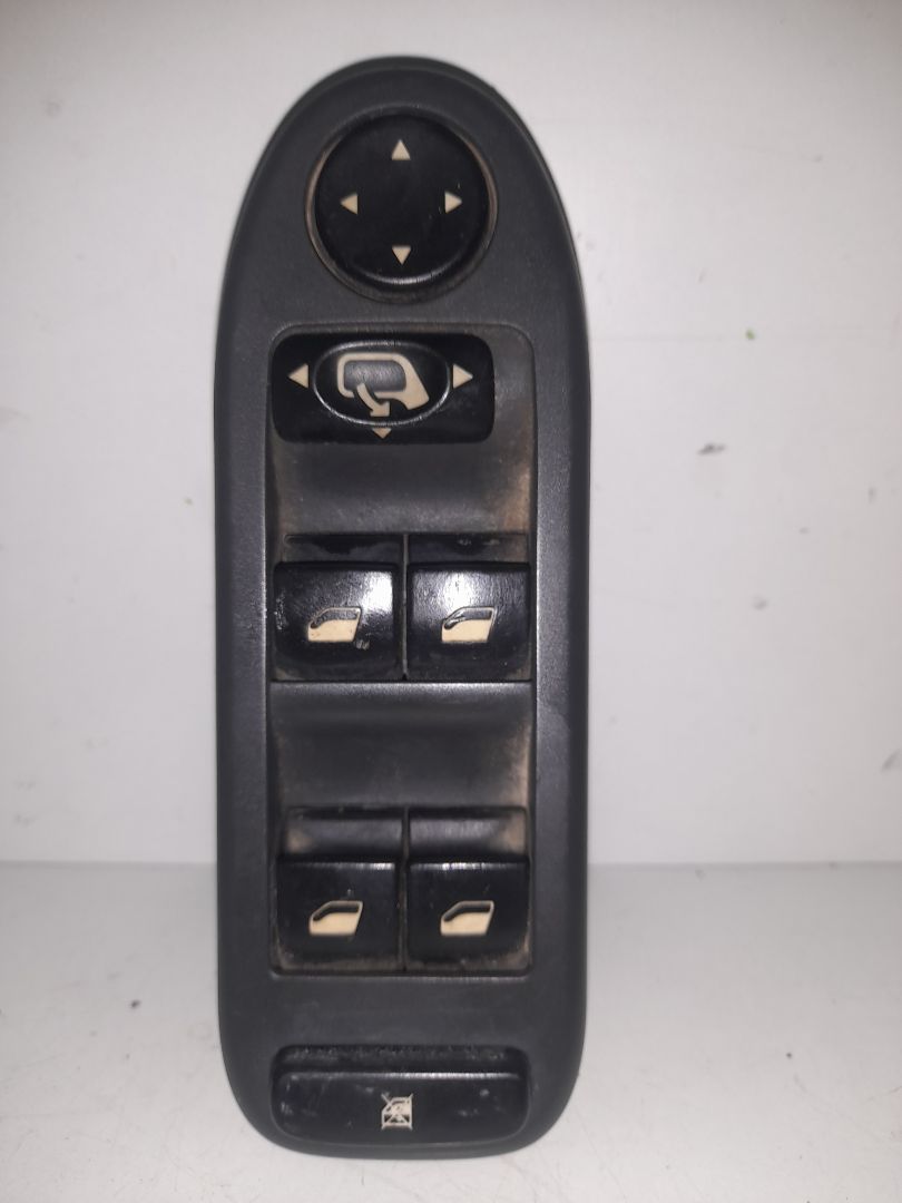 Mando elevalunas delantero izquierdo citroen c5 berlina exclusive