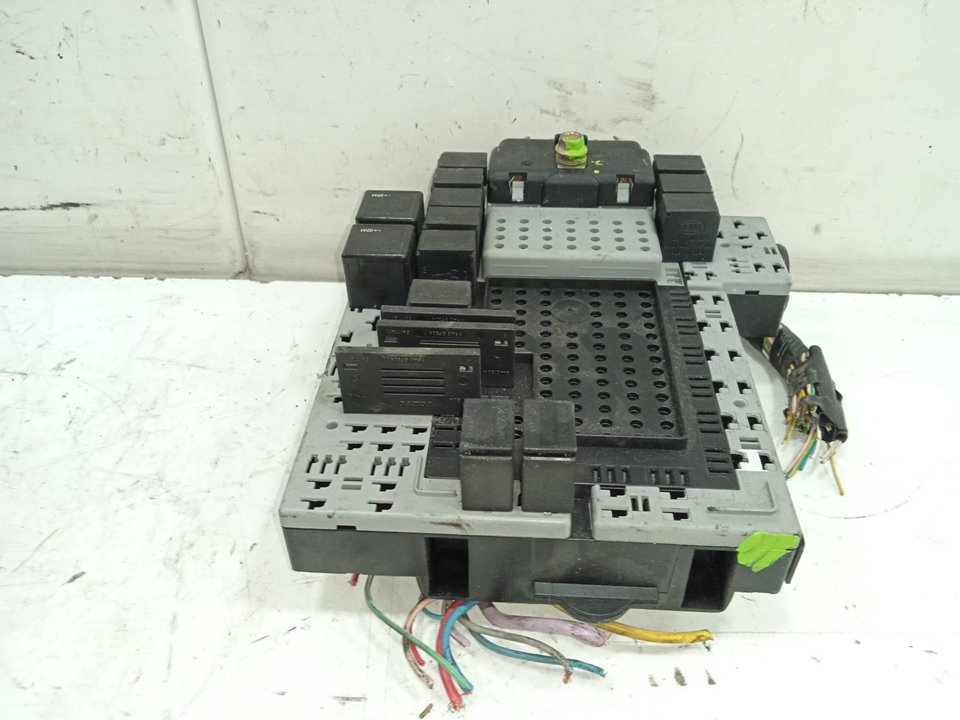 Caja reles / fusibles volvo s60 berlina 2.4 d