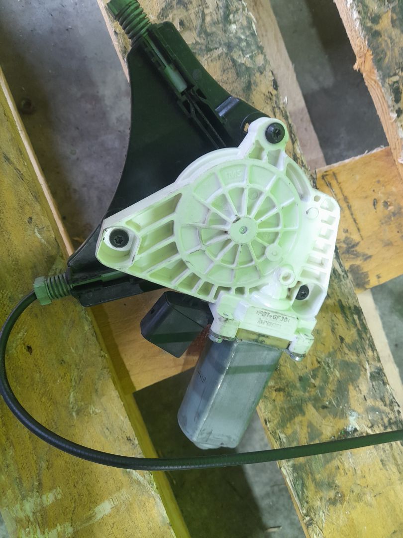 Elevalunas delantero izquierdo mercedes-benz actros 4 2-ejes bm 963 (2011) 18xx 4x2 szm l bigspace