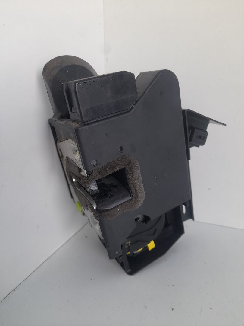 Cerradura puerta delantera derecha dacia sandero iii 