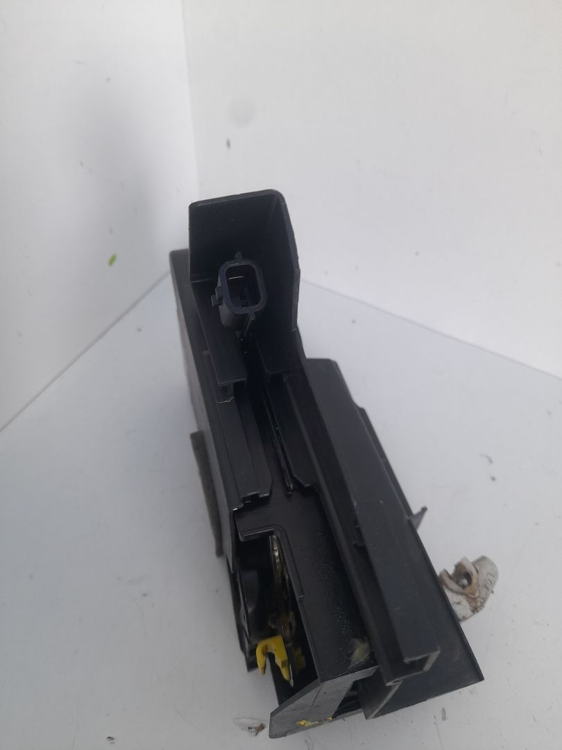 Cerradura puerta delantera izquierda dacia sandero iii 