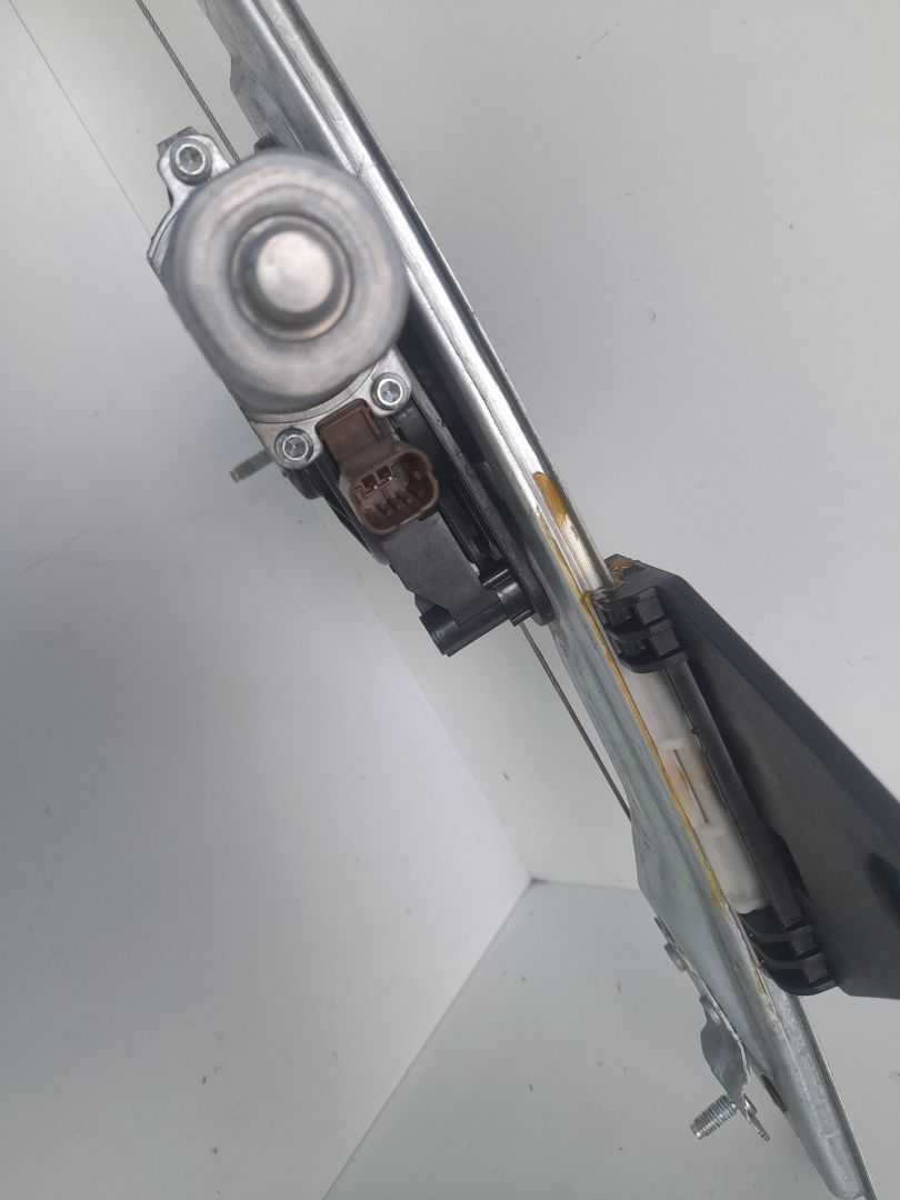 Elevalunas delantero derecho dacia sandero iii 