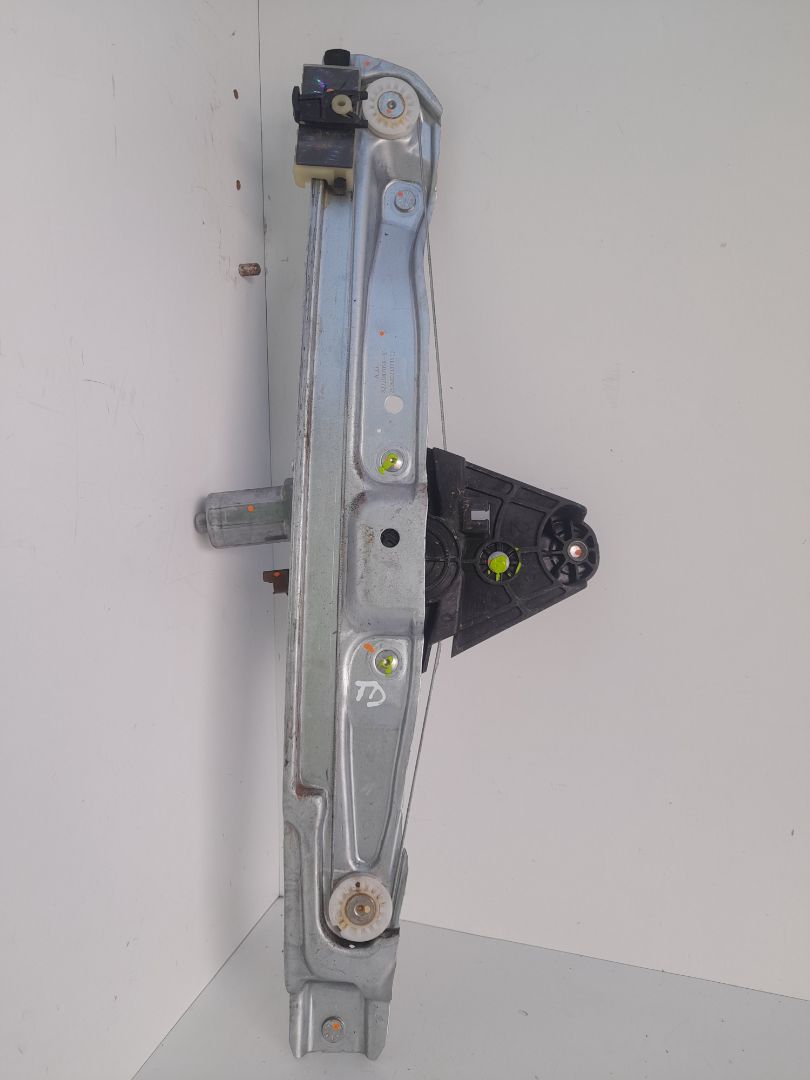 Elevalunas trasero derecho dacia sandero iii 